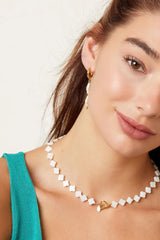 Verižica z deteljicami iz morske školjke - HeyGirl.si