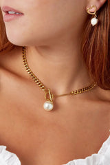 Verižica v zlati barvi z biserjem - HeyGirl.si