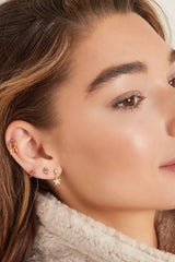 Piercing za uho podkev z obeski z pisanimi kamenčki