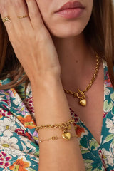 Zapestnica z obeskom srčkom v srebrni barvi