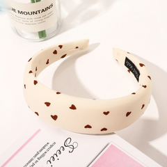 Obroč za lase - bež z rdečimi srčki - HeyGirl.si