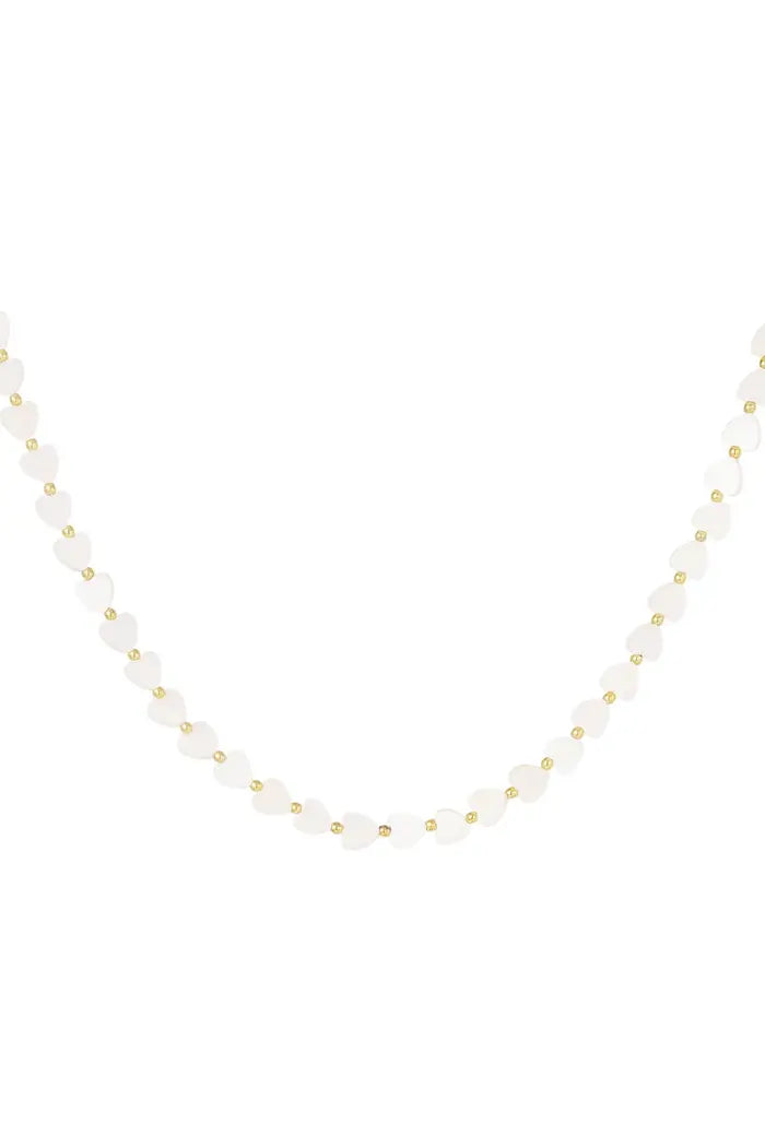 Verižica z belimi srčki iz morske školjke - HeyGirl.si