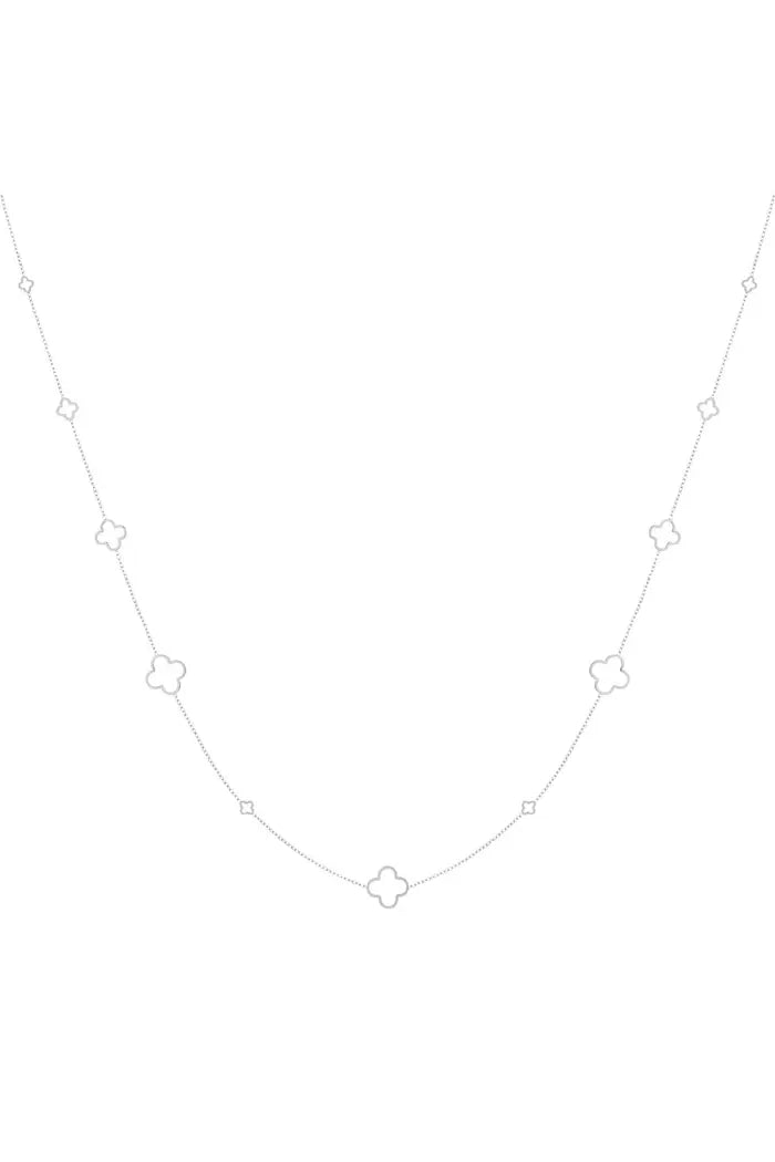 Dolga verižica z deteljicami - srebrne barve - HeyGirl.si