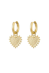 Okrogli uhani z visečimi srčki - zlata barva