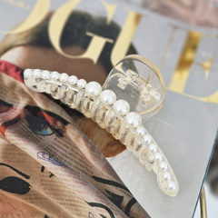 Sponka za lase - z belimi biseri elegantna - HeyGirl.si